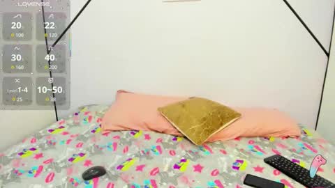 lisa white  online show from November 16, 2025, 8:03 pm