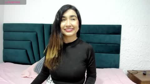 lisa white  online show from December 18, 2025, 3:34 am