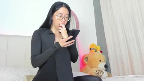 Lisa online show from December 4, 2024, 1:25 am