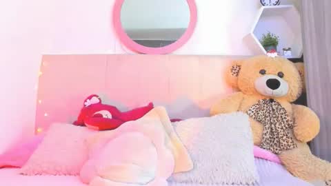 Lisa online show from December 16, 2025, 11:21 pm