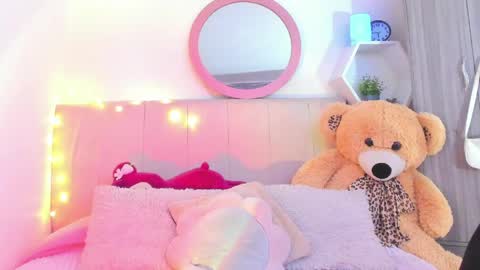 Lisa online show from April 8, 2026, 9:15 pm