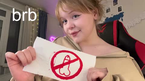 Snapshot of lisalaas chatting on December 15, 2024, 6:59 pm -Lisa- Help me to reach 100 thumbs up3 online show from December 15, 2024, 6:59 pm