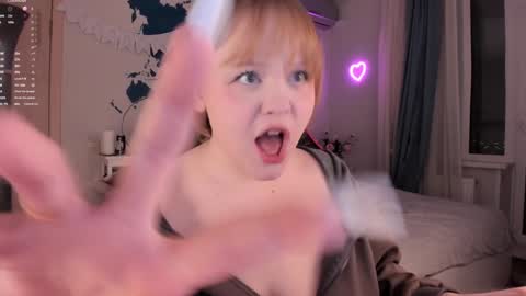 Snapshot of lisalaas chatting on December 22, 2024, 9:42 pm -Lisa- Help me to reach 100 thumbs up3 online show from December 22, 2024, 9:42 pm