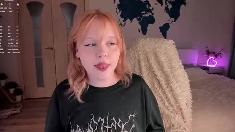 Snapshot of lisalaas chatting on March 9, 2025, 5:39 pm -Lisa- Help me to reach 100 thumbs up3 online show from March 9, 2025, 5:39 pm