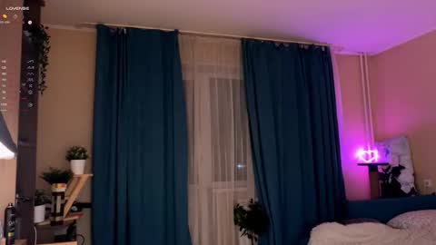 Snapshot of lisalaas chatting on September 18, 2025, 9:39 pm -Lisa- Help me to reach 100 thumbs up3 online show from September 18, 2025, 9:39 pm