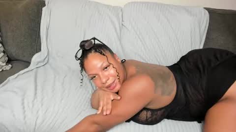 lisaloves6ix9 online show from May 22, 2026, 5:25 am