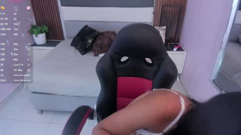  L I S A P A L M E R  online show from April 21, 2026, 12:44 pm