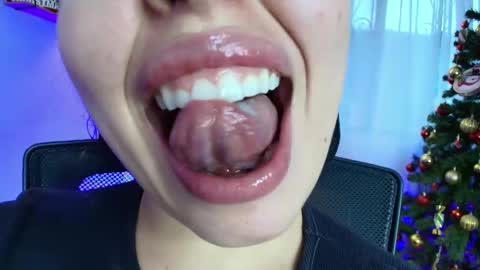 Lisbet online show from December 28, 2024, 10:02 pm