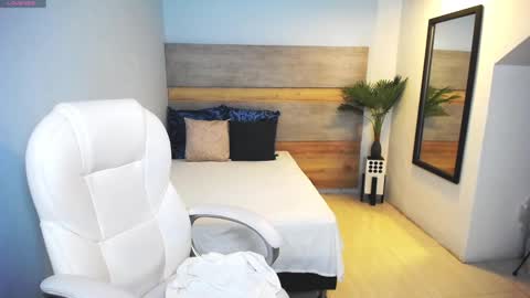 Liseth Fox online show from February 25, 2025, 11:11 pm