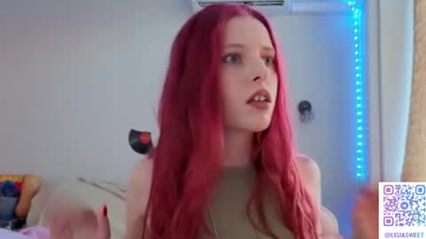 Snapshot of lisiasweet chatting on June 19, 2026, 2:32 pm Lika online show from June 19, 2026, 2:32 pm