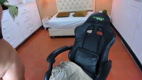 L I S S A  online show from January 30, 2025, 6:46 am