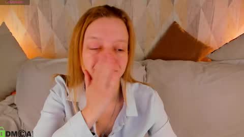 Snapshot of lissa_kitsune chatting on May 22, 2026, 2:08 am Lissa online show from May 22, 2026, 2:08 am