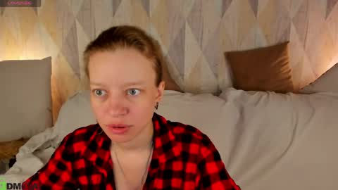 Snapshot of lissa_kitsune chatting on June 7, 2026, 1:10 am Lissa online show from June 7, 2026, 1:10 am