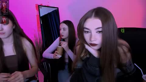 lissa_night online show from October 17, 2025, 12:52 pm