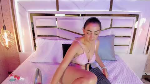 lisse_palmerr online show from January 29, 2025, 8:14 pm