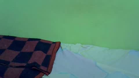 lisssa01 online show from April 12, 2026, 5:29 pm
