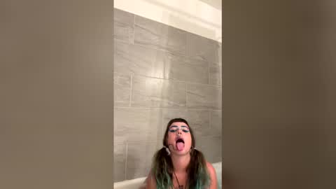 lissylou123 online show from April 7, 2026, 6:41 pm