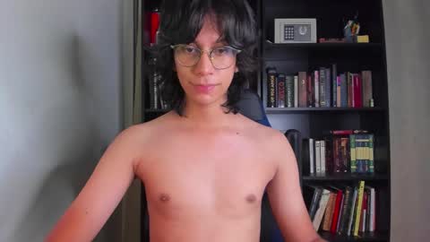 Literateboy online show from October 18, 2025, 12:57 am