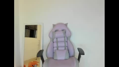 Snapshot of litlle_danni chatting on February 21, 2025, 12:49 am Danni online show from February 21, 2025, 12:49 am