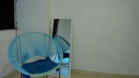 Snapshot of litlle_danni chatting on October 17, 2025, 12:14 am Danni online show from October 17, 2025, 12:14 am