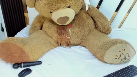 Snapshot of litte_ebony chatting on January 16, 2025, 6:27 pm Ashley online show from January 16, 2025, 6:27 pm