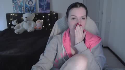 little__flowers online show from November 15, 2025, 8:44 am