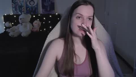 little__flowers online show from December 14, 2025, 8:09 am