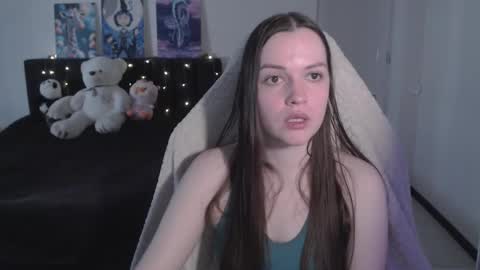 little__flowers online show from March 10, 2026, 9:36 am