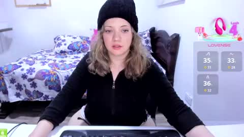 Snapshot of little_angely chatting on July 26, 2026, 11:28 am Angely online show from July 26, 2026, 11:28 am