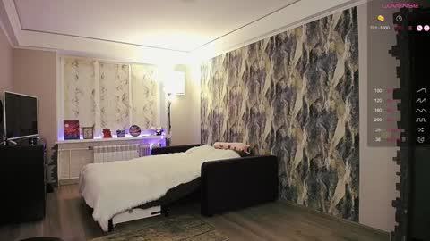 Birdy online show from January 25, 2025, 1:41 pm