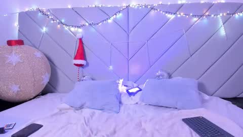 little_kris1 online show from November 13, 2025, 12:26 pm