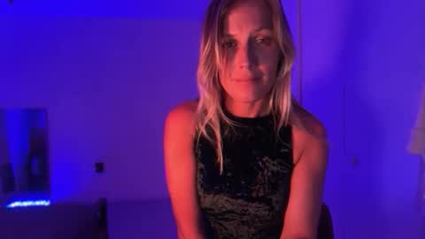 Snapshot of little_lies chatting on May 7, 2026, 3:01 am little lies online show from May 7, 2026, 3:01 am