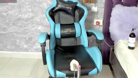 Lili online show from January 19, 2025, 9:02 pm