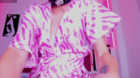 Snapshot of little_nauughty2 chatting on December 11, 2024, 5:37 pm Little Nauughty2 online show from December 11, 2024, 5:37 pm