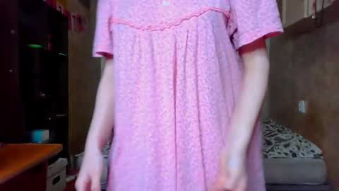 Alice.. online show from October 1, 2025, 4:46 pm