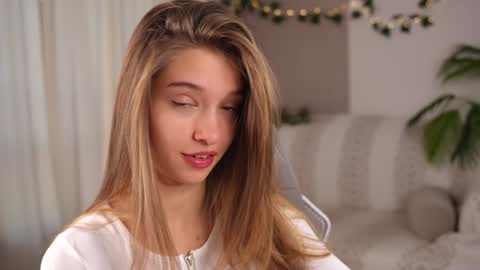 Kiki online show from September 30, 2025, 2:44 pm