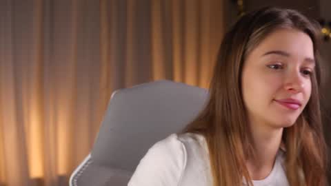 Kiki online show from October 17, 2025, 3:03 pm