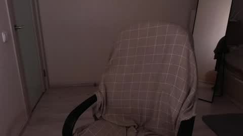 little_pretty_woman online show from April 19, 2026, 6:10 pm