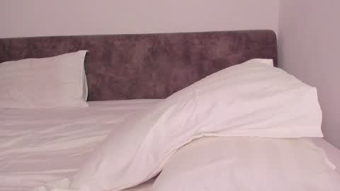 hey im anna online show from December 17, 2024, 9:39 am