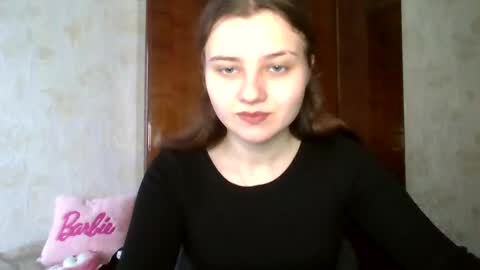 little_shygirl_ online show from January 26, 2025, 6:59 am