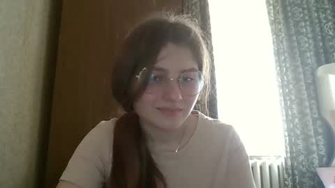 little_shygirl_ online show from March 5, 2025, 1:39 pm