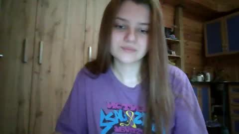 little_shygirl_ online show from November 20, 2025, 5:40 am