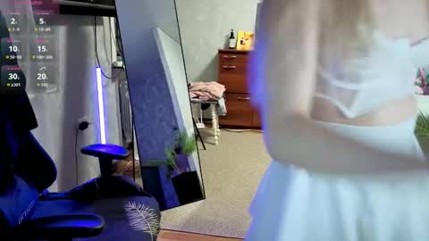 Sonya online show from October 2, 2025, 2:07 am