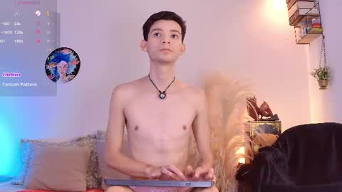 Snapshot of little_twiink chatting on July 20, 2026, 2:19 pm Juan Ferrer online show from July 20, 2026, 2:19 pm