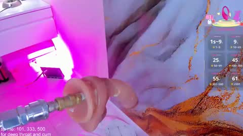 little_valentinaa online show from December 4, 2025, 11:35 pm