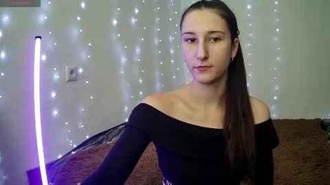 LittleAhWitch online show from November 7, 2025, 10:04 am