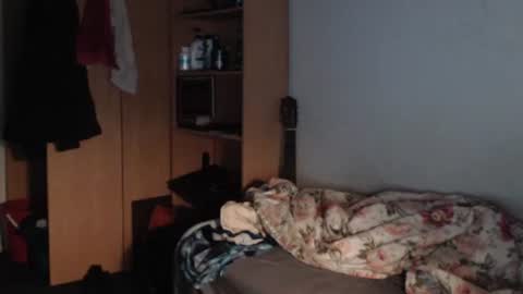 littlealien7 online show from June 13, 2026, 1:58 am