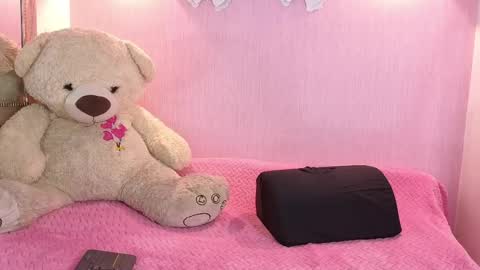 Ari online show from April 18, 2026, 12:09 pm