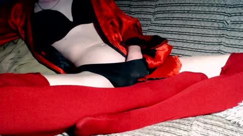 Snapshot of littlebuddycze chatting on May 24, 2026, 1:10 am Malej Kmo online show from May 24, 2026, 1:10 am