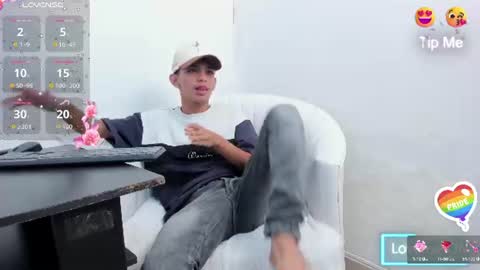 Snapshot of littlecum18 chatting on June 12, 2026, 11:53 am Pipe online show from June 12, 2026, 11:53 am